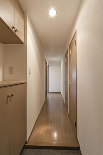 玄関　※写真は同タイプ住戸です。