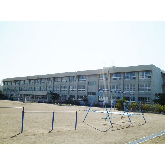 小学校　北見市立南小学校（小学校）まで953m