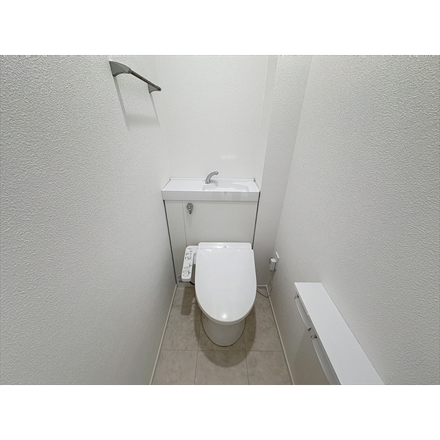 トイレ　快適なシャワートイレです