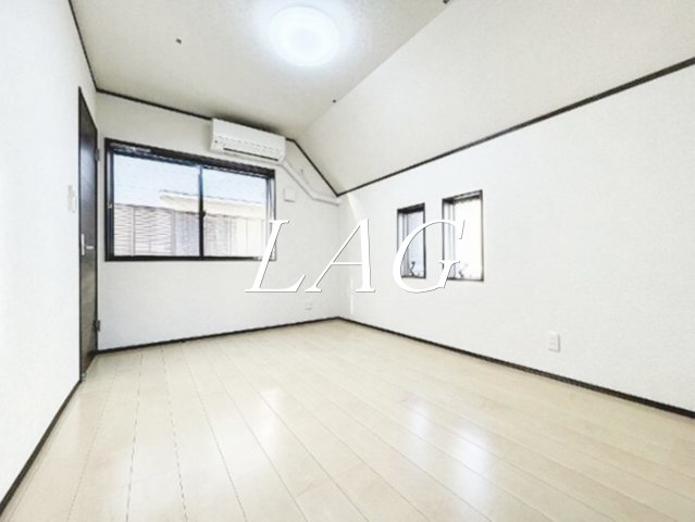 居室・リビング　洋室のお部屋(同仕様)です。