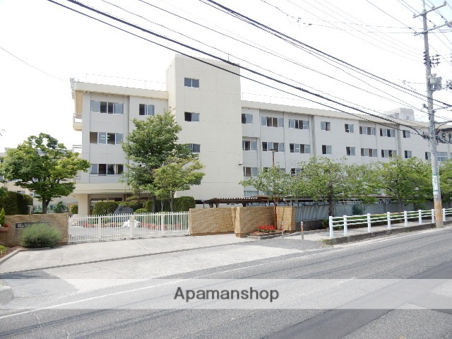 中学校　岡山市立芳泉中学校（中学校）まで221m