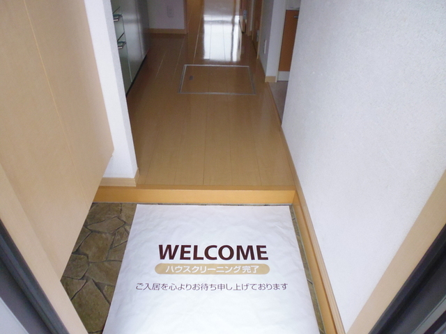 玄関　１０２　玄関