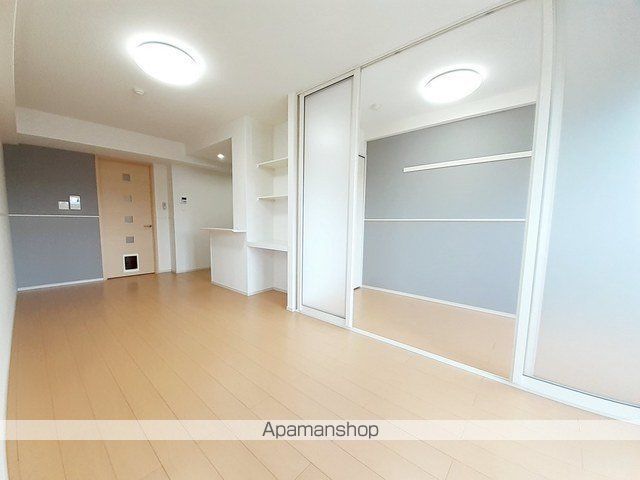 シェーナ下到津の居間写真