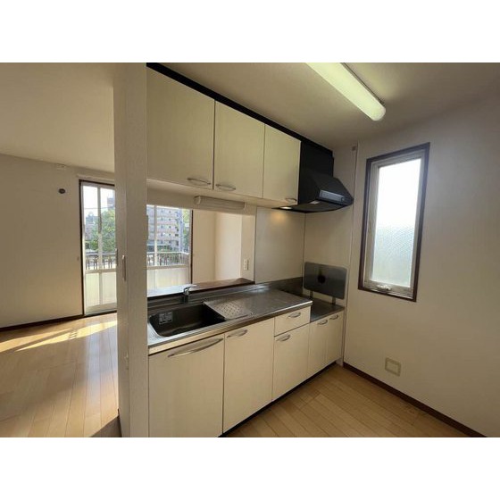 キッチン　別部屋参考写真（反転タイプ）