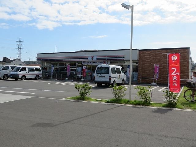 コンビニ　セブンイレブン（コンビニ）まで400m
