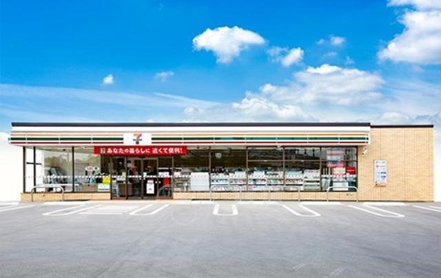 コンビニ　セブンイレブン　豊中服部本町3丁目店（コンビニ）まで248m