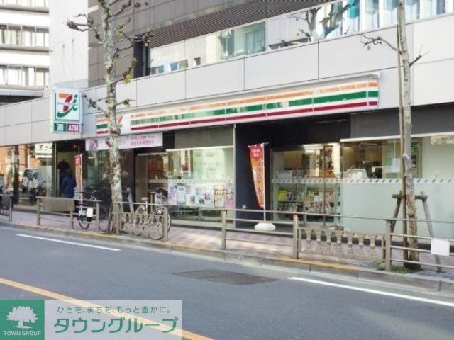 コンビニ　セブンイレブン港区南青山7丁目店（コンビニ）まで140m