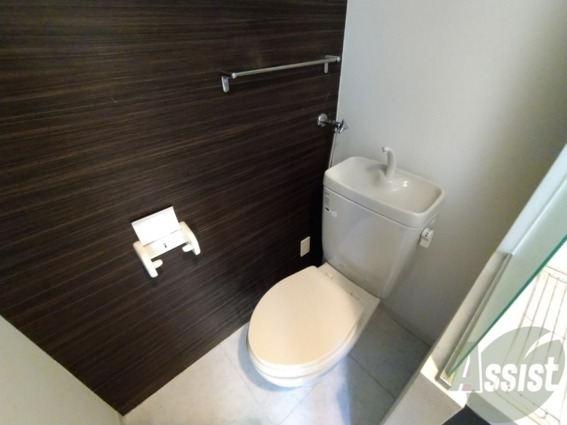 トイレ　こちらはトイレです。清潔感があり、安心して使用できます。