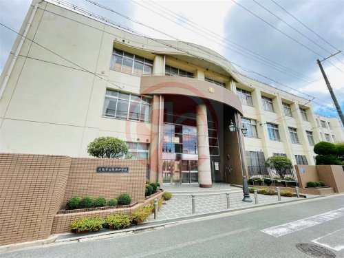 中学校　大阪市立阪南中学校（中学校）まで785m