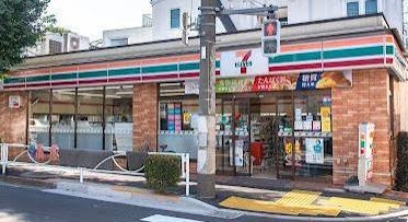 コンビニ　セブンイレブン上目黒5丁目店（コンビニ）まで373m