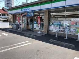 コンビニ　ファミリーマート南本町店（コンビニ）まで50m