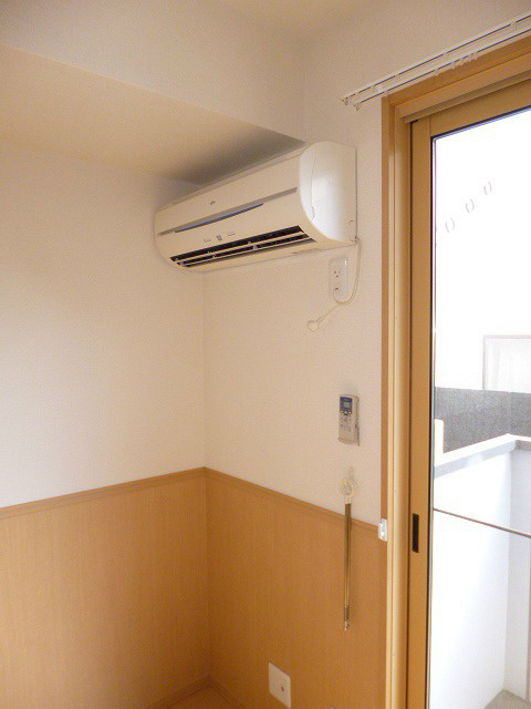 その他設備　エアコン 写真は105号室です（参考）