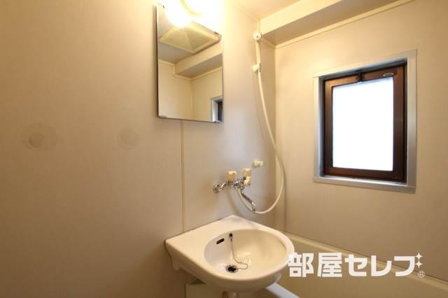WELL BEING 大須の内装写真