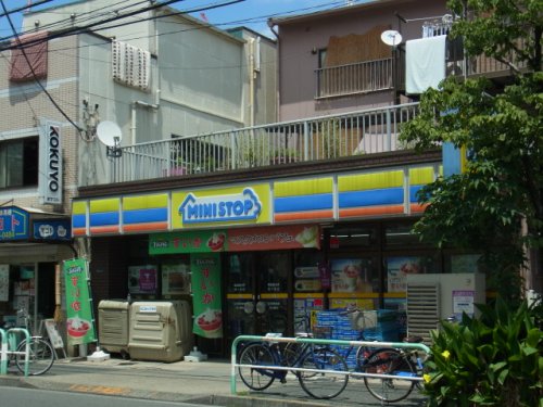 コンビニ　ミニストップ 志茂駅前店（コンビニ）まで457m
