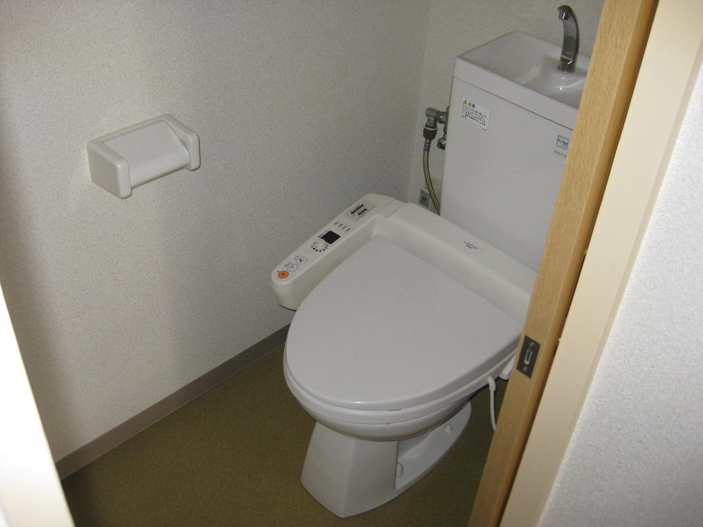 トイレ　ウォシュレット完備