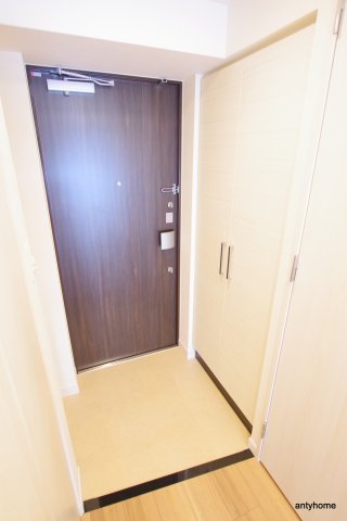 ディームス江坂の玄関写真