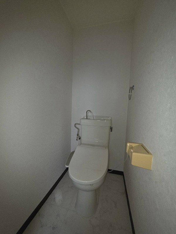 プレアール鷹の巣IIのトイレ写真