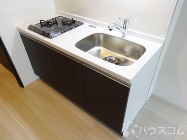 キッチン　内観を邪魔しない落ち着いたキッチン。