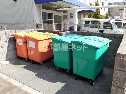 ＪＲ阪和線 鳳駅 徒歩3分 3階建 築18年の外観写真