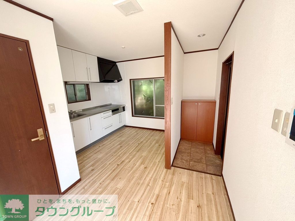 南野川2丁目戸建の居間写真