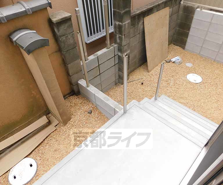 バルコニー　庭付きですよ