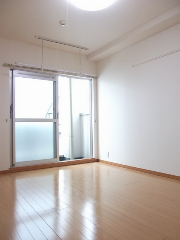 居室・リビング　二面採光の明るいお部屋です！