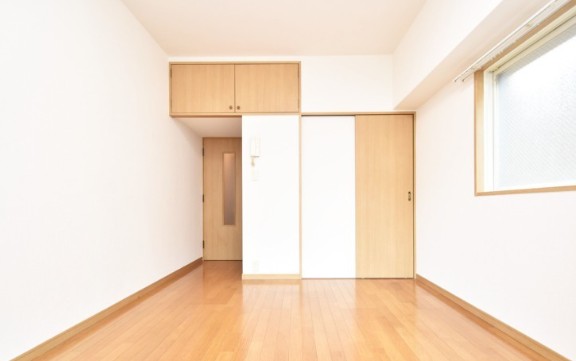 居室・リビング　別部屋参考写真となります。