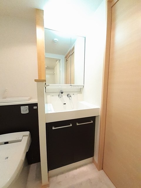 洗面設備　独立洗面台です。