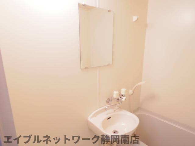 洗面設備　洗面スペースです