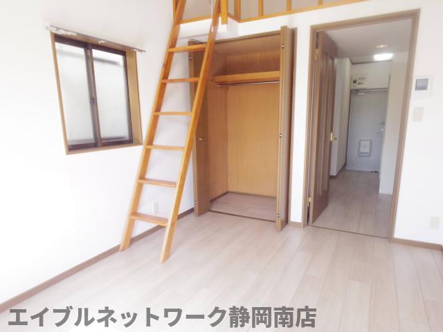 居室・リビング　ゆったり過ごせる居間です