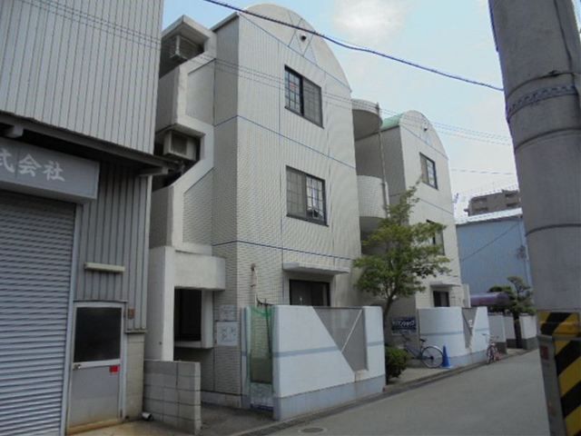 和歌山市土佐町のマンションの建物外観
