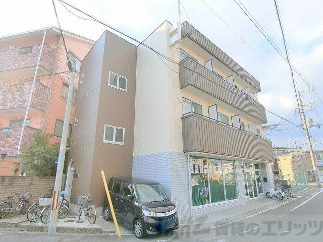 【山崎第８マンションの建物外観】