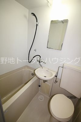 【世田谷区下馬のマンションのバス・シャワールーム】