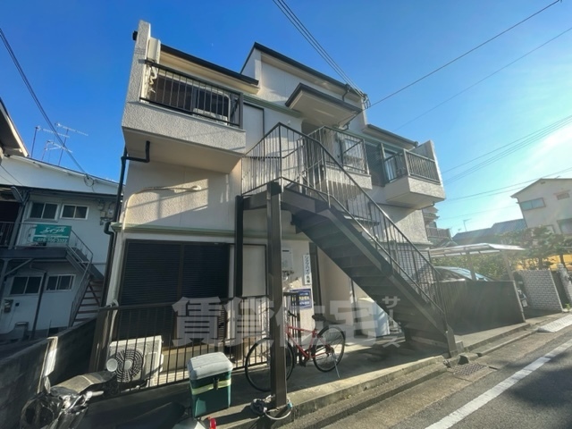 神戸市垂水区馬場通のアパートの建物外観