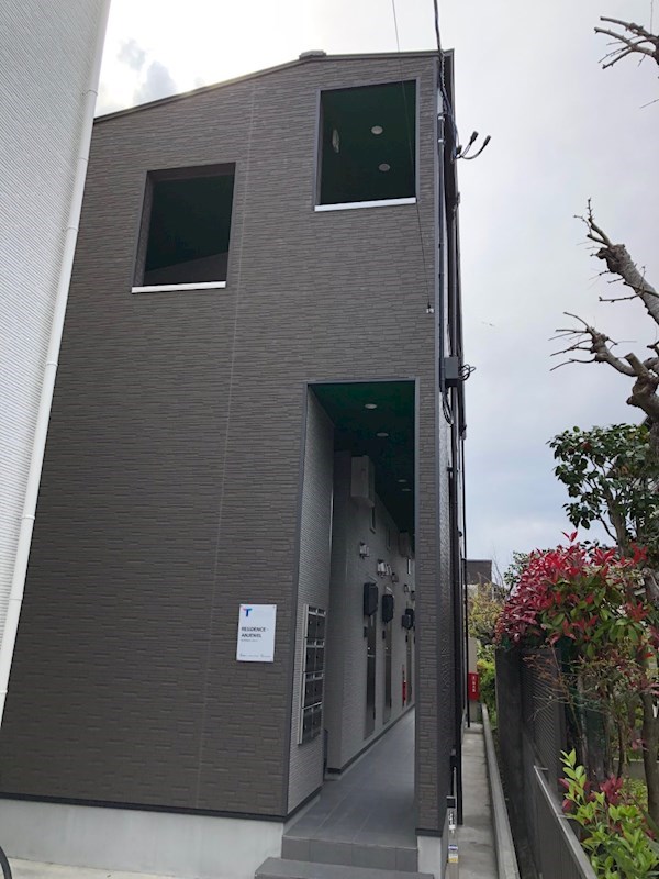 仙台市若林区五十人町のアパートの建物外観
