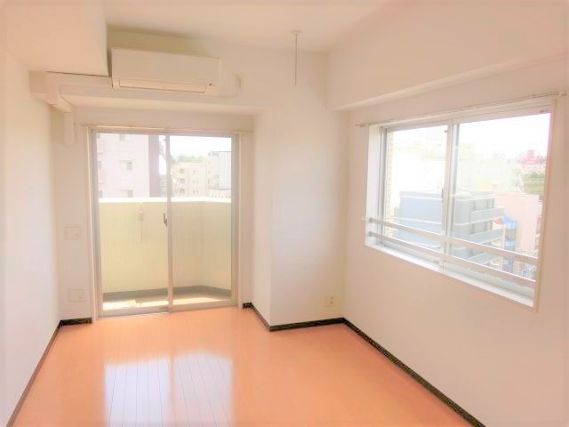 居室・リビング　反転タイプになります。