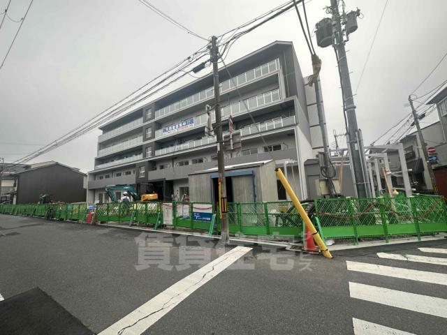 【京都市南区八条源町のマンションの建物外観】