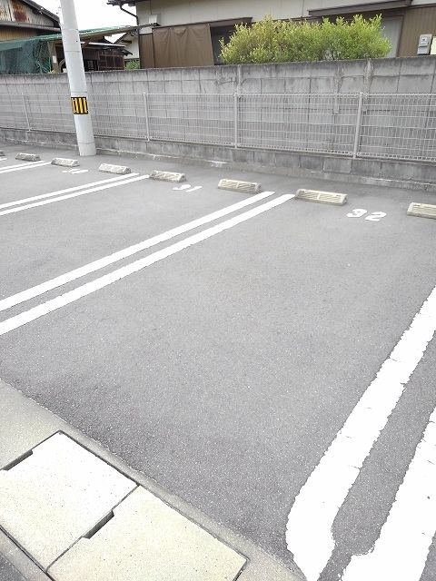 【クラール宇多津Ａの駐車場】