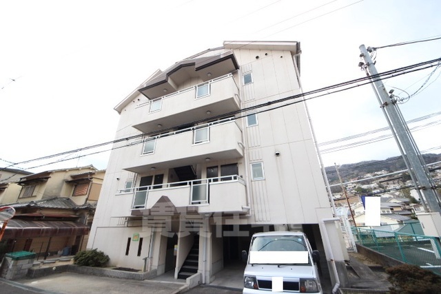 【生駒市東旭ケ丘のマンションの建物外観】