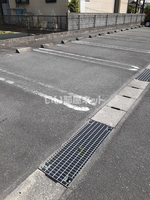 【熊本市南区上ノ郷のアパートの駐車場】