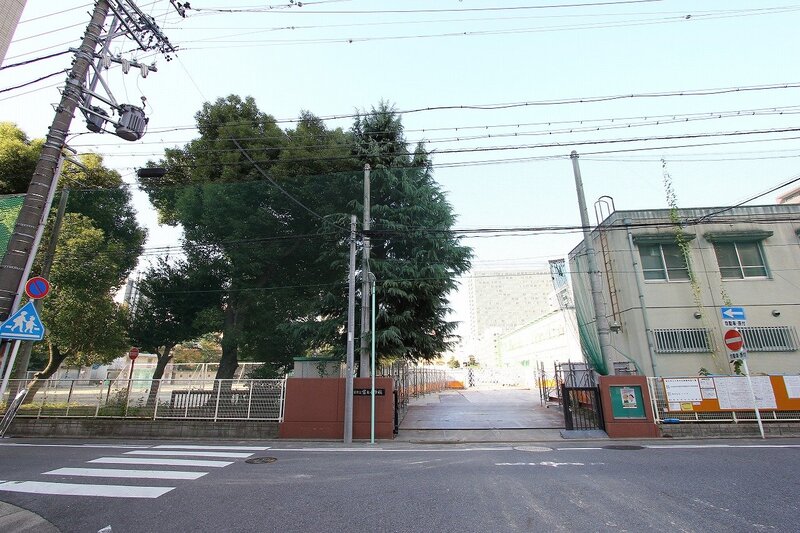 【プラウド橦木町の中学校】