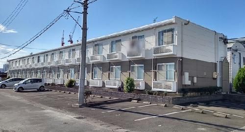 【岐阜市江添のアパートの建物外観】