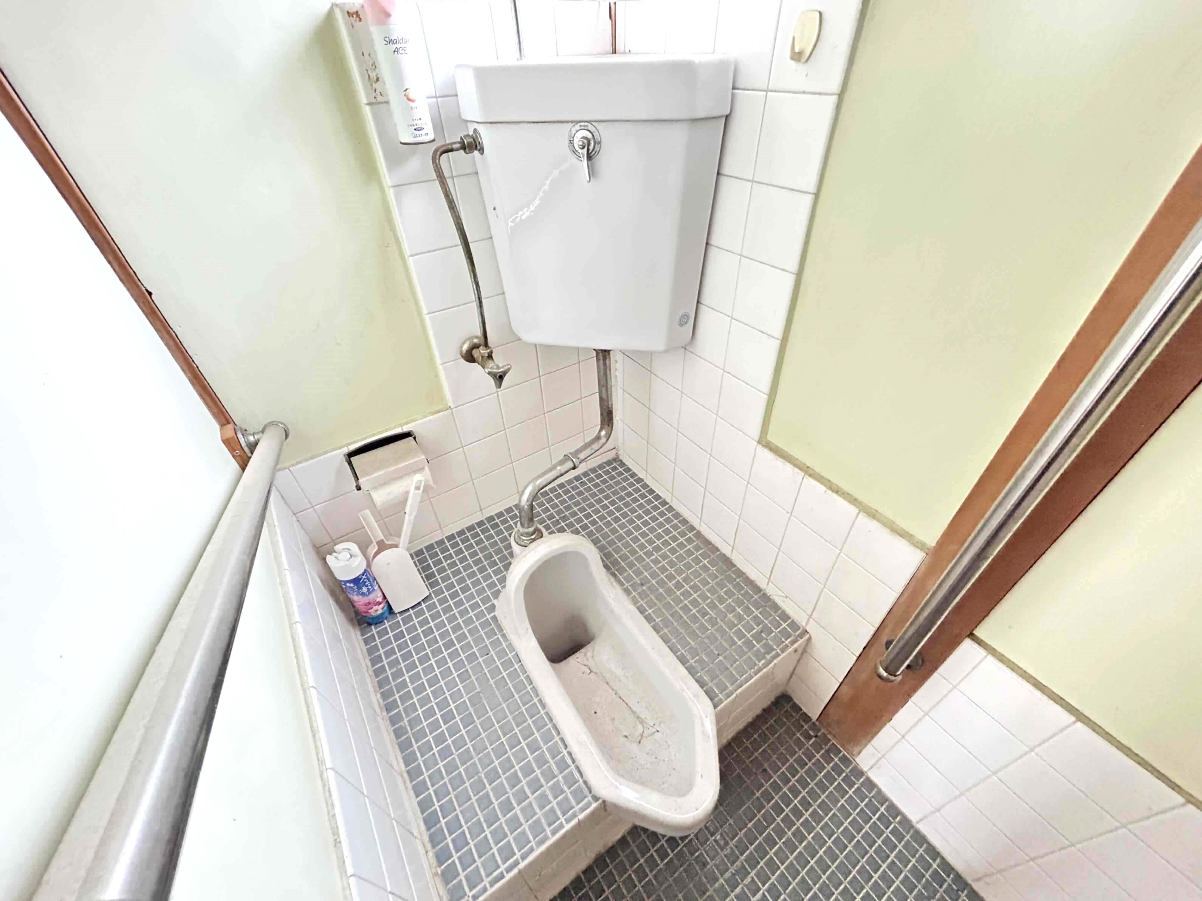 西昆陽2階部分貸家のトイレ写真