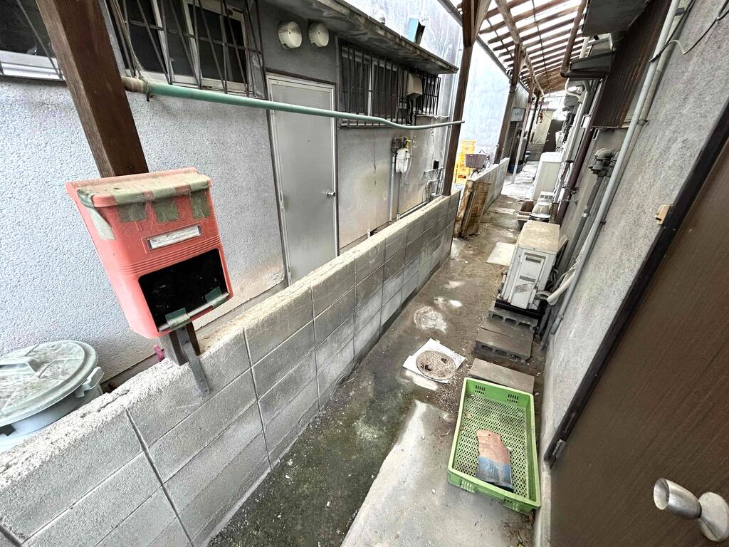 西昆陽2階部分貸家の外観写真