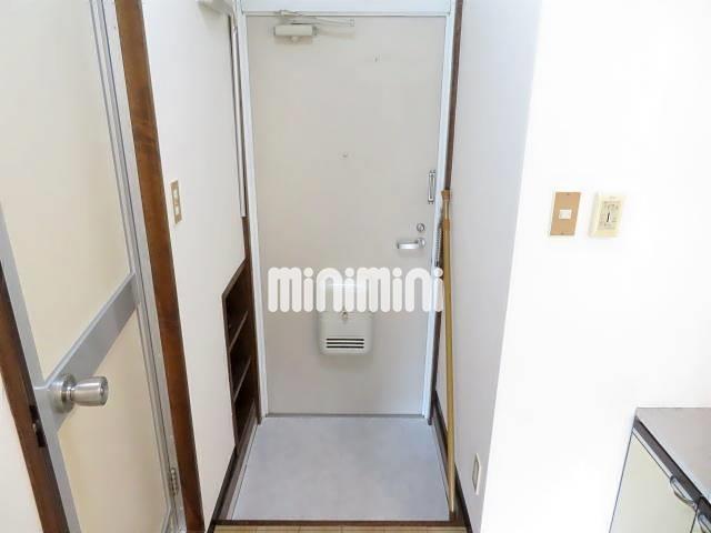 玄関　下駄箱付き