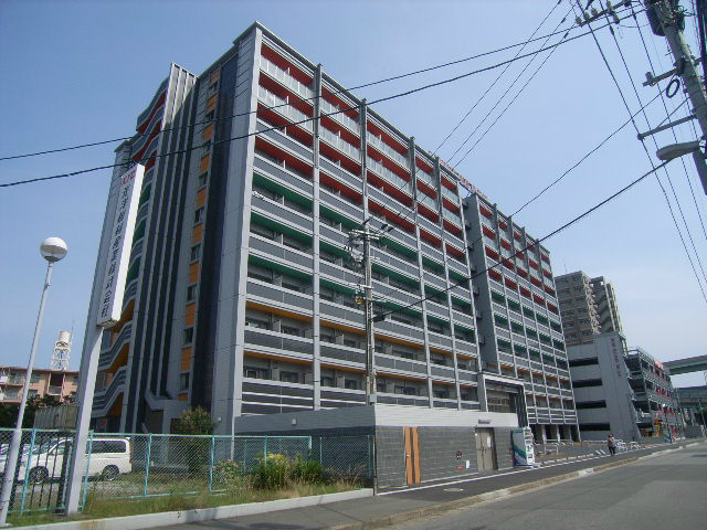 【福岡市東区箱崎ふ頭のマンションの建物外観】