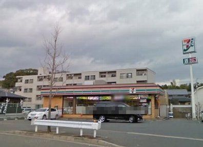 コンビニ　セブン-イレブン京都桂坂店（コンビニ）まで676m