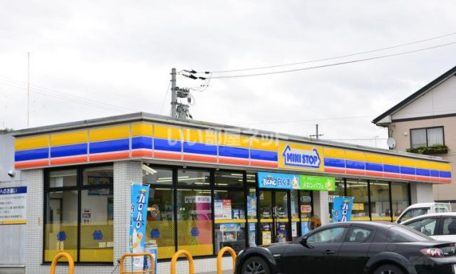 コンビニ　ミニストップ 三段池公園前店（コンビニ）まで325m
