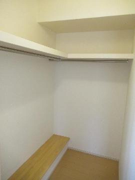 クレーヴ　収納　ウォ―クインクローゼット