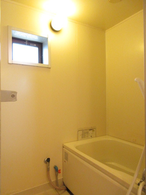 バス・シャワールーム　追焚給湯付きバス